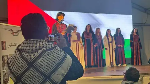 desfile trajes tradicionales de Palestina _3