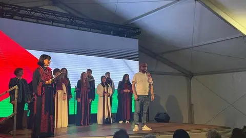 desfile trajes tradicionales de Palestina _8