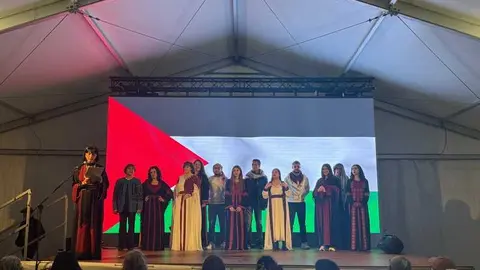 desfile trajes tradicionales de Palestina _10