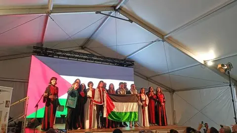 desfile trajes tradicionales de Palestina _26