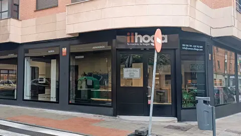 Otro negocio en la calle Santa Teresa