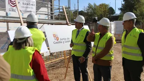 Quiñones visita obras de viviendas en Zamora _10