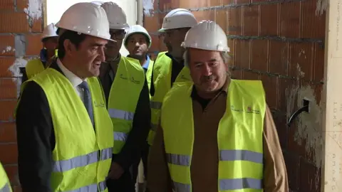 Quiñones visita obras de viviendas en Zamora _26