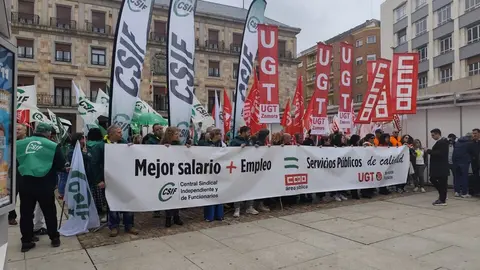 Concentración sindicatos frente a la Subdelegación del Gobierno.1