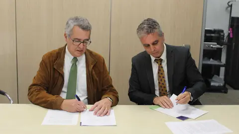 fotografía firma dmd Asociación Española de Consumidores 