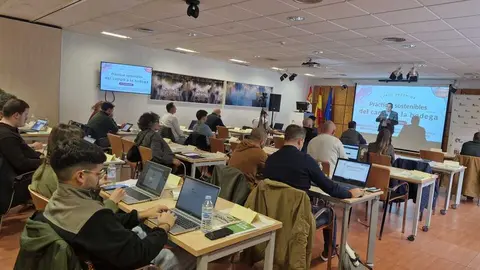 Viticultores y bodegueros de Castilla y León se forman en sostenibilidad y tecnología