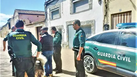 Guardia Civil auxilio a mayores octubre