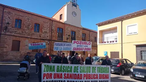 Concentración por la Sanidad en Tábara