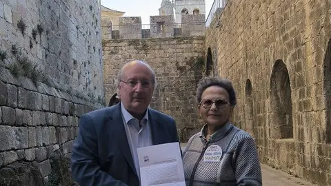 Acto de entrega de la carta por parte de Mayte Mato como integrante y en representación de la Plataforma Viajeros Jodidos Sanabria AV