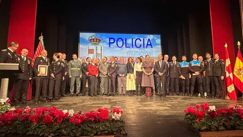 Foto de Familia en el Día de la Policía Municipal. Fotos Marcos Vicente