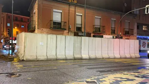 Vista de los preparativos para demoler la casa en el barrio de San Lázaro