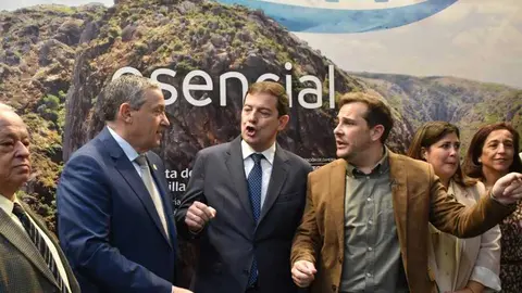 Mañueco visita el stand de Zamora en Intur 