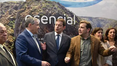 Mañueco visita el stand de Zamora en Intur _2