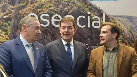 Mañueco visita el stand de Zamora en Intur _3