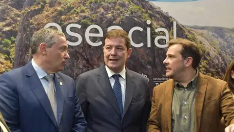 Mañueco visita el stand de Zamora en Intur _4