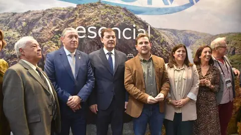 Mañueco visita el stand de Zamora en Intur _5