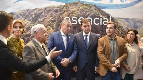 Mañueco visita el stand de Zamora en Intur _8