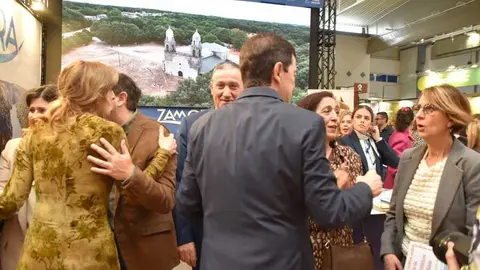 Mañueco visita el stand de Zamora en Intur _12