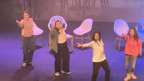 Más allá, el musical _4