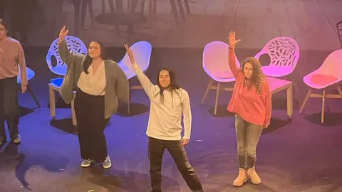 Más allá, el musical _5