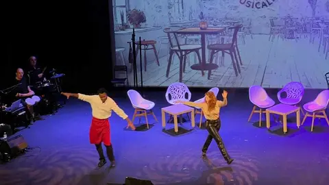 Más allá, el musical _18