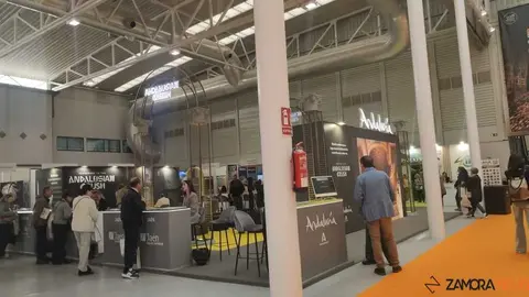 Gran ambiente en INTUR Domingo _2