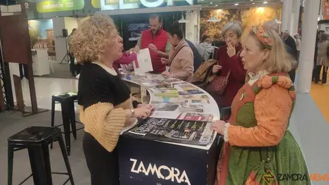 Gran ambiente en INTUR Domingo _8