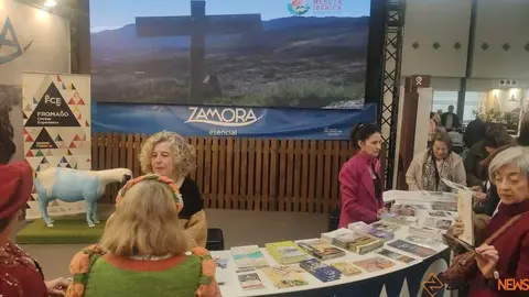 Gran ambiente en INTUR Domingo _10