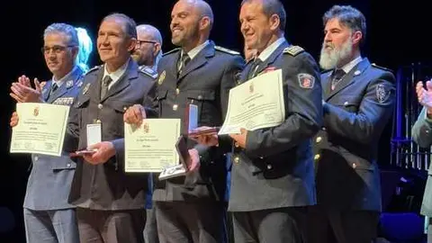 entrega de medallas Policía Local. IMAGEN CEDIDA (1)