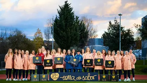 Entrega lotes Tierra de Sabor a la selección femenina de fútbol