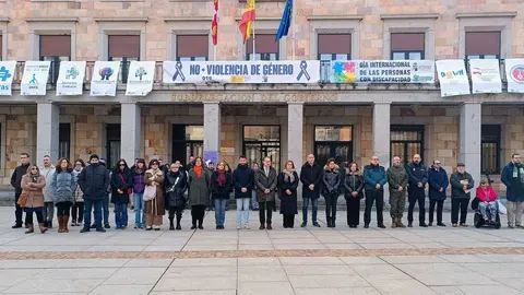 Minuto de silencio frente a la Subdelegación del Gobierno