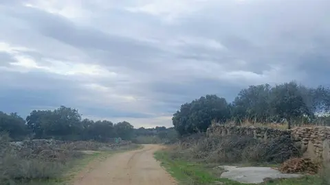 Acceso a la ruta de las minas en Pino del Oro