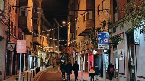 Calle Magistral Romero iluminada