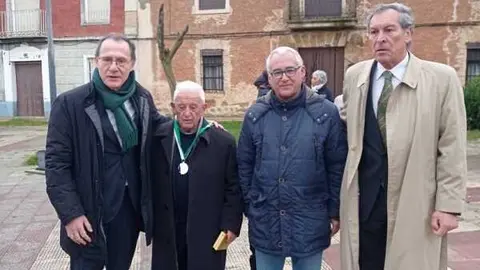 Villanueva del Campo reconoce a don Abelardo Febrero con la Medalla al Mérito Ciudadano