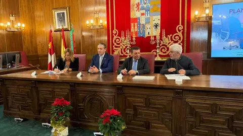 firma los convenios de adhesión al Plan de Expansión Rural del Servicio 012_4