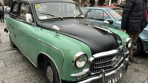 Vehículos clásicos III Día del Guardia Urbano _12