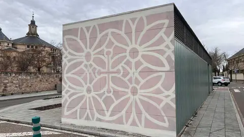 murales en la avenida de Reyes Cat&oacute;licos