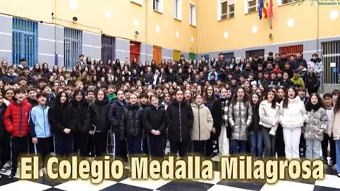 Alumnado del Colegio Medalla Milagrosa felicita la Navidad