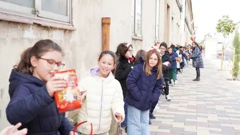 Cadena Solidaria  Colegio Nuestra Se&ntilde;ora del Roc&iacute;o_3