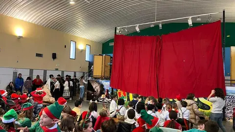 Funci&oacute;n navidad Coreses