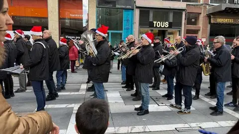 pasacalles protagonizado por la Banda de M&uacute;sica Maestro Nacor Blanco