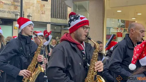 pasacalles protagonizado por la Banda de M&uacute;sica Maestro Nacor Blanco_7