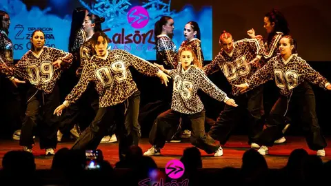 Sals&oacute;n Dance  (8)
