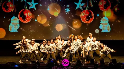 Sals&oacute;n Dance  (13)