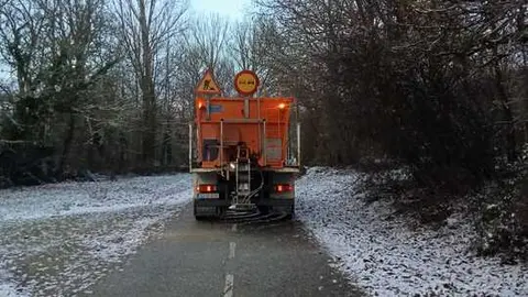 Quitanieves en una carretera de Sanabria. Imagen de archivo