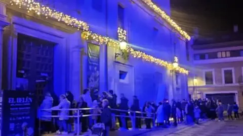 Colas para ver el Bel&eacute;n de la Diputaci&oacute;n