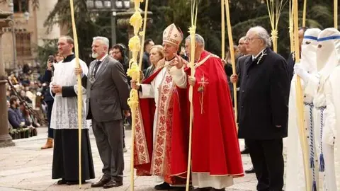 Francisco Hern&aacute;ndez, presidente de la Junta de Semana Santa, en una procesi&oacute;n | Foto: SalamancaAldia