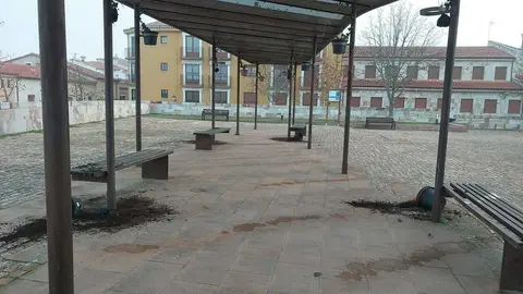 Papeleras destrozadas Zamora en Navidad