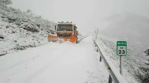 Imagen de archivo de una carretera con nieve en Salamanca. Foto SalamancaAl dia