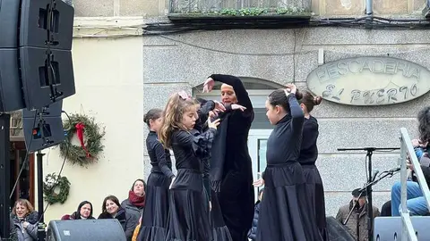 Escuela de Baile Carmen Ledesma actuaci&oacute;n navidad _10